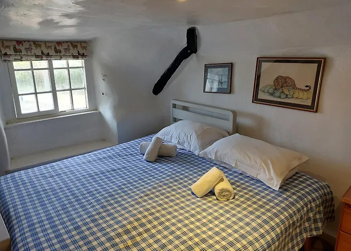 Stable Cottage - Sleeps 6, Near Lulworth Cove