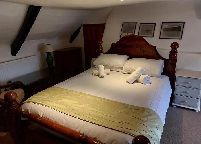 Stable Cottage - Sleeps 6, Near Lulworth Cove
