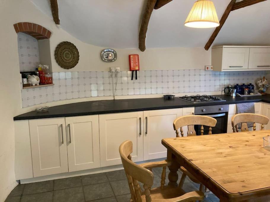 Stable - Sleeps 6, Near Lulworth Cove Holiday home *