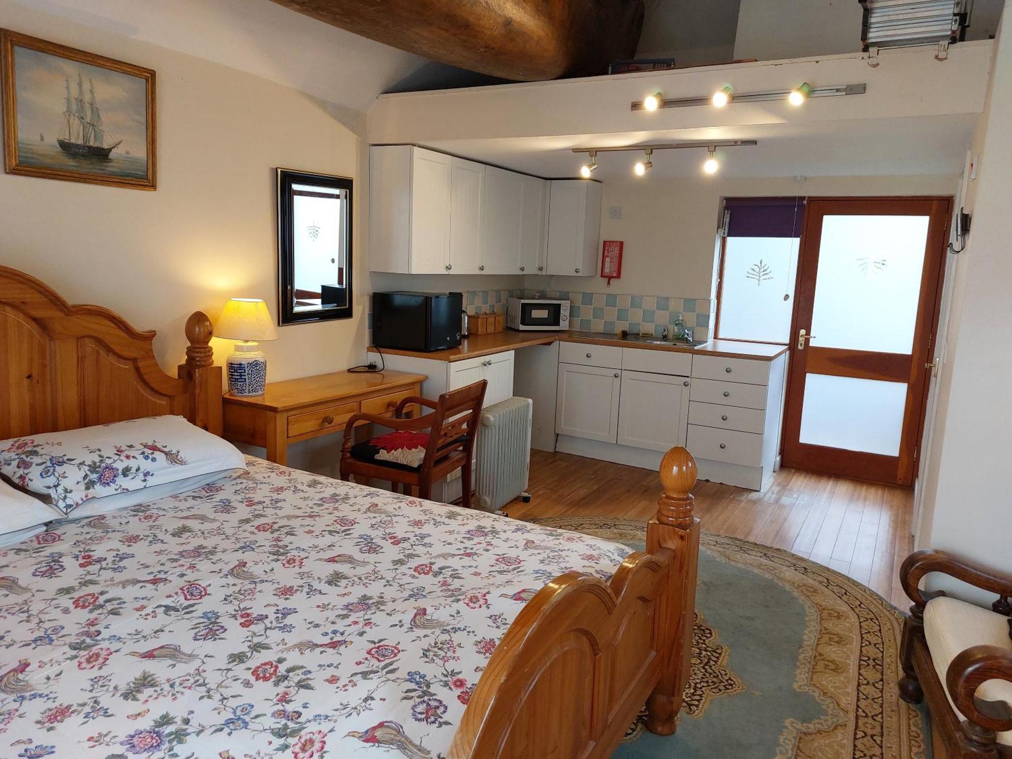 Stable - Sleeps 6, Near Lulworth Cove *